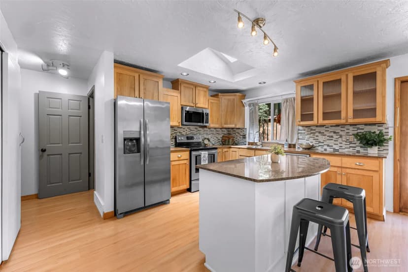 Property photo for 400 Sudden Valley Drive, Bellingham photo 8