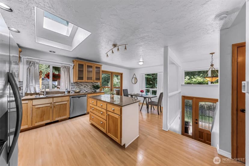 Property photo for 400 Sudden Valley Drive, Bellingham photo 13