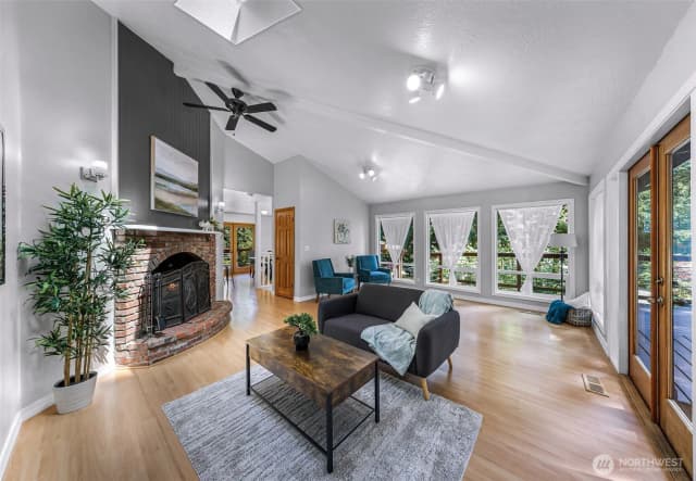 Property photo for 400 Sudden Valley Drive, Bellingham photo 4