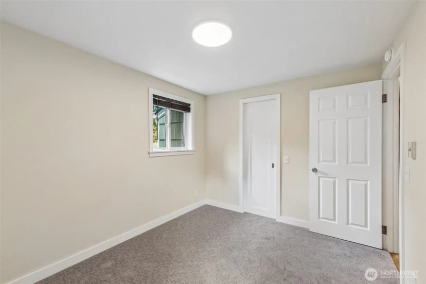 Property photo for 627 Sw 106th Street, Seattle photo 15