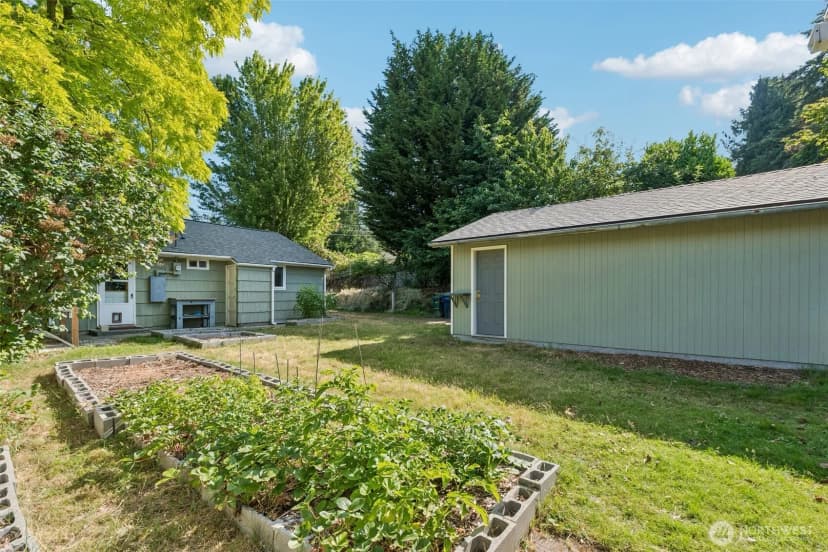 Property photo for 627 Sw 106th Street, Seattle photo 19
