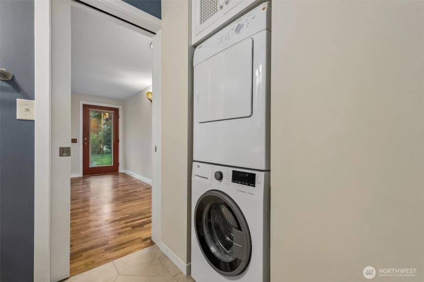Property photo for 627 Sw 106th Street, Seattle photo 18
