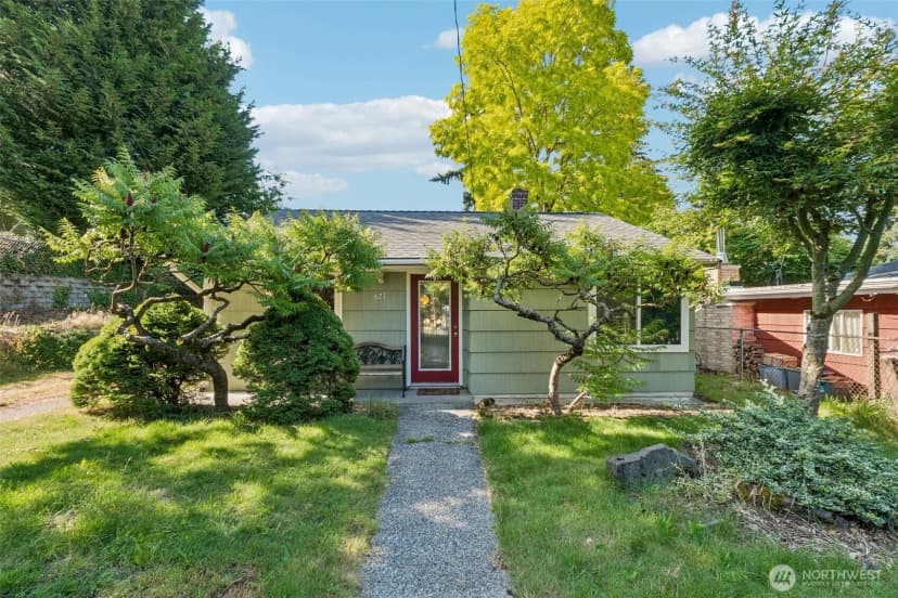 Property photo for 627 Sw 106th Street, Seattle