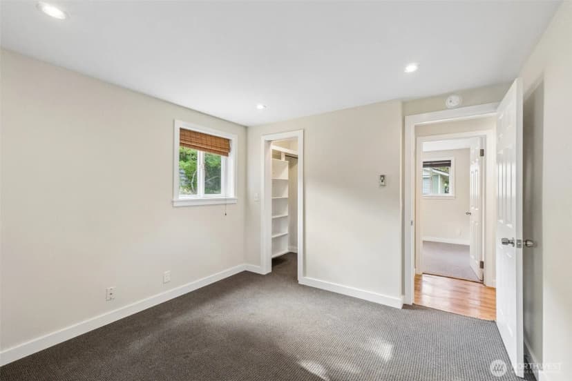 Property photo for 627 Sw 106th Street, Seattle photo 11
