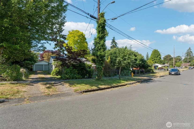 Property photo for 627 Sw 106th Street, Seattle photo 29