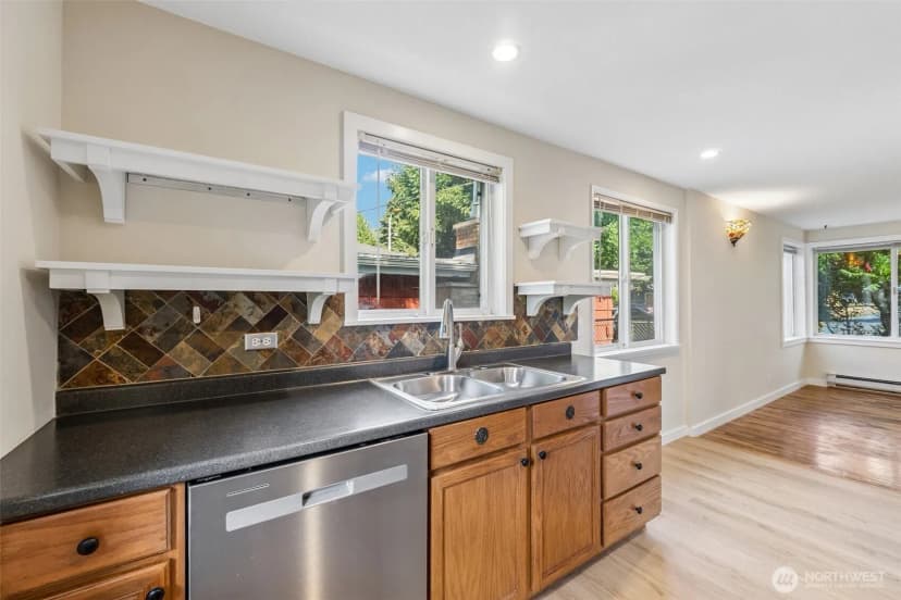 Property photo for 627 Sw 106th Street, Seattle photo 9