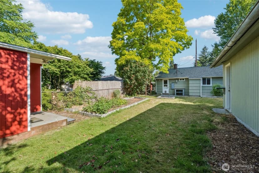 Property photo for 627 Sw 106th Street, Seattle photo 20