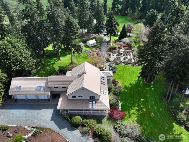 Property photo for 5741 Crow Haven Road, Langley photo 2