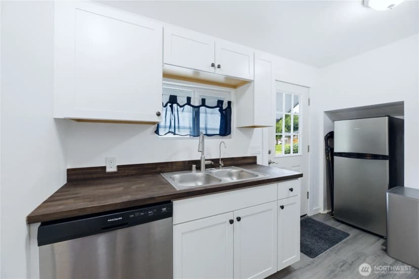 Property photo for 45940 Albert Street, Concrete photo 6