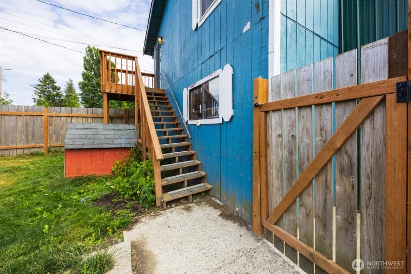 Property photo for 136 First Street, Sumas photo 5