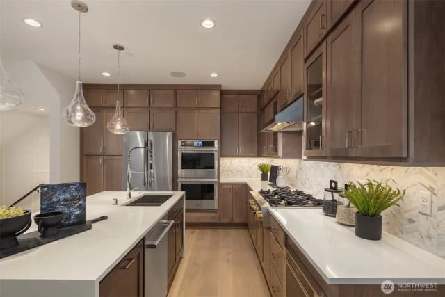 Property photo for 10808 (hs 54) 120th Lane Ne #e, Kirkland photo 3
