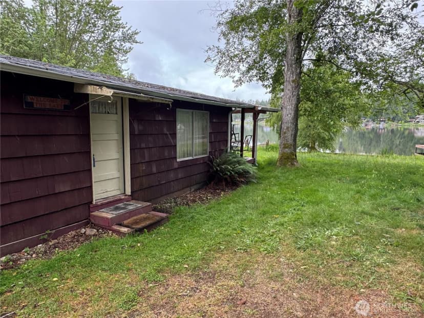 Property photo for 32118 Benbow Drive E, Graham photo 15