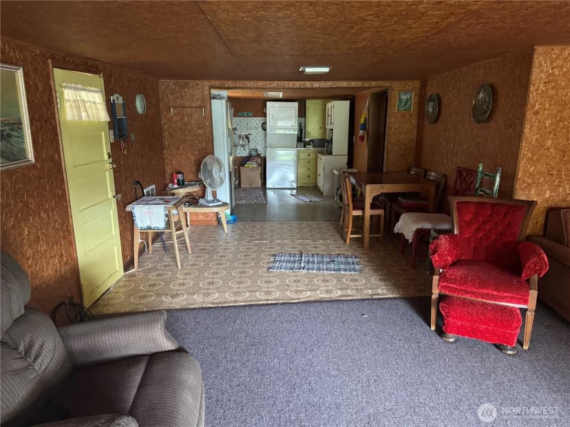 Property photo for 32118 Benbow Drive E, Graham photo 8
