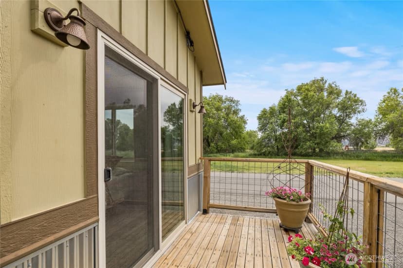 Property photo for 308 W 1st Avenue, Kittitas photo 15