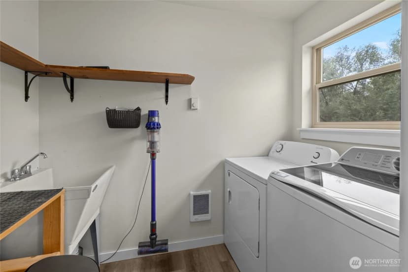 Property photo for 308 W 1st Avenue, Kittitas photo 13