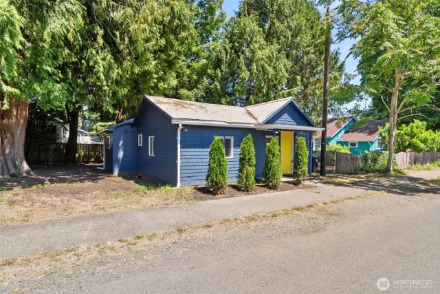 Property photo for 1814 Garfield Avenue Nw, Olympia photo 2