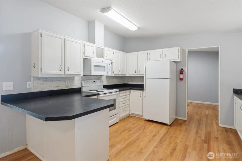 Property photo for 600 Ne Saturn Lane, Bremerton photo 6