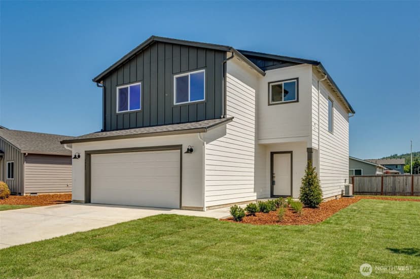 Property photo for 2002 Henderson Way, Longview