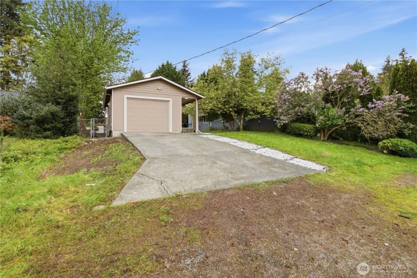 Property photo for 13003 31st Ave Ne, Seattle photo 3