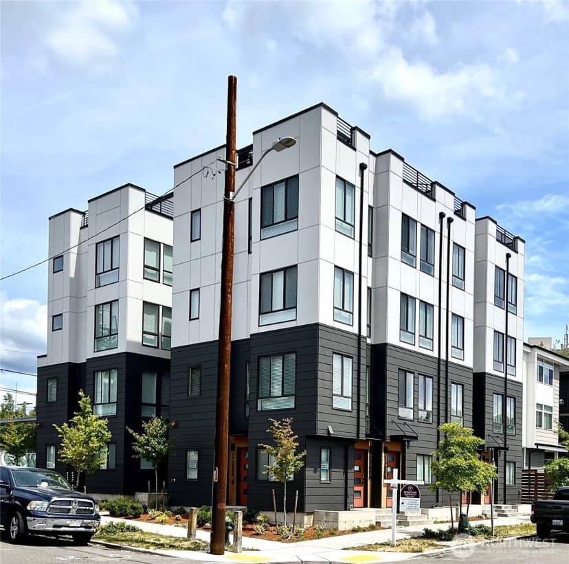 Property photo for 440 13th Ave, Seattle