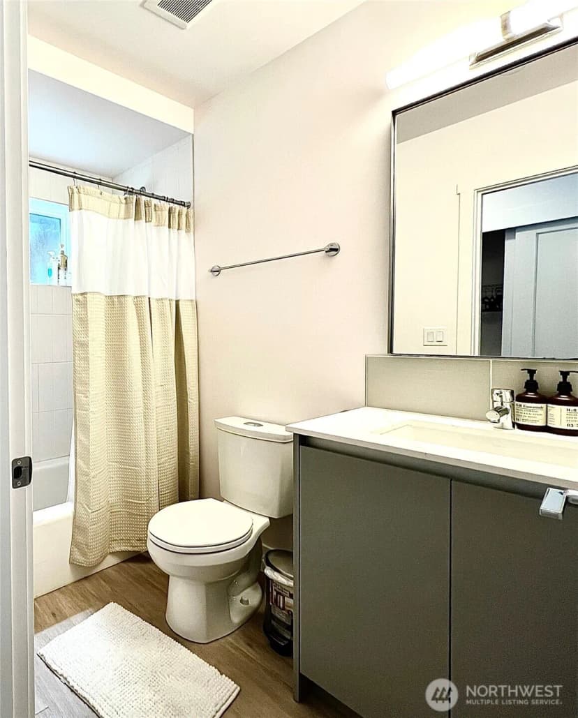 Property photo for 440 13th Ave, Seattle photo 5