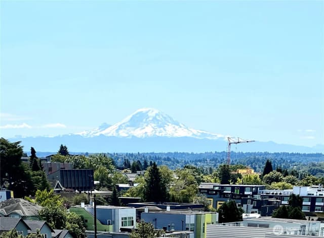 Property photo for 440 13th Ave, Seattle photo 2