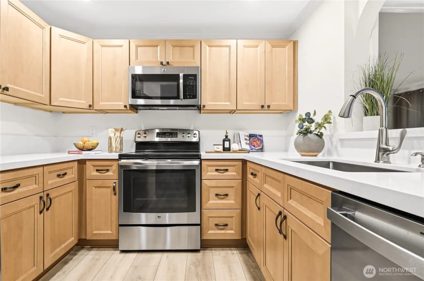 Property photo for 12680 Ne 10th Place #b103, Bellevue photo 10