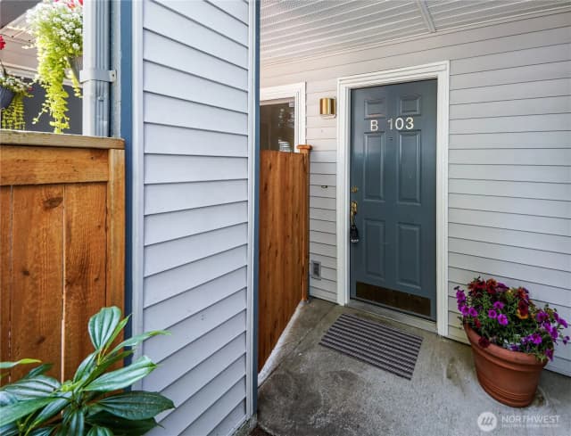 Property photo for 12680 Ne 10th Place #b103, Bellevue photo 2