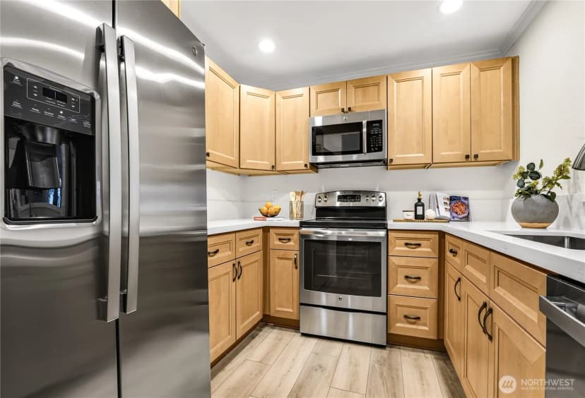 Property photo for 12680 Ne 10th Place #b103, Bellevue photo 11