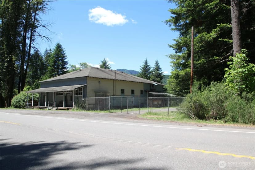 Property photo for 699 State Route 7, Morton photo 11