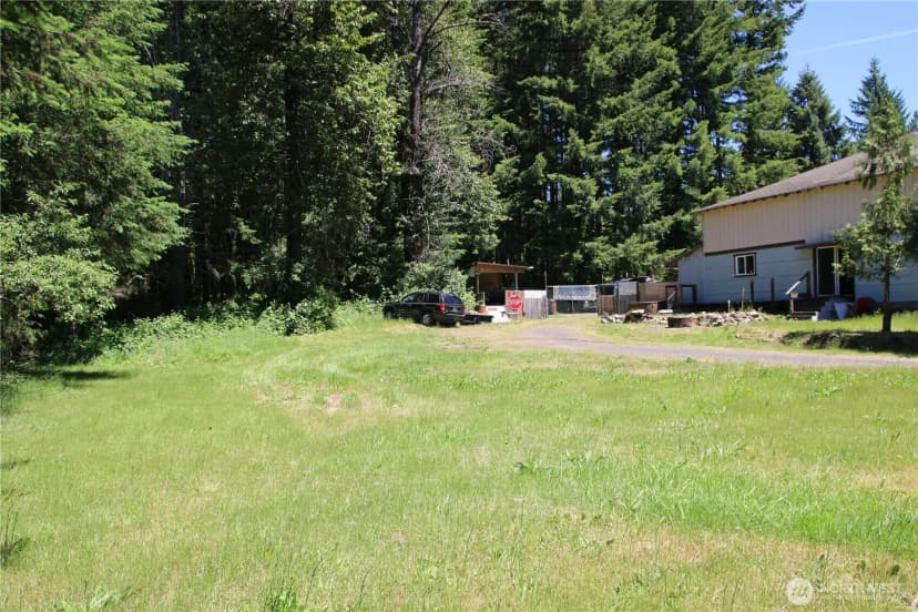 Property photo for 699 State Route 7, Morton photo 10