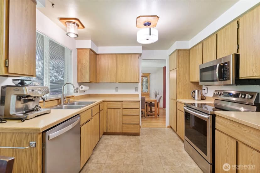 Property photo for 36521 25th Avenue S, Federal Way photo 8