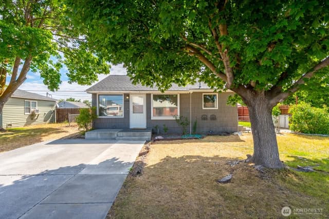 Property photo for 136 Ne F Street, Ephrata photo 3