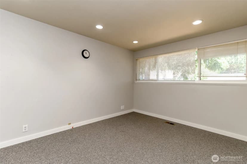Property photo for 11418 Ne 19th Street, Bellevue photo 12