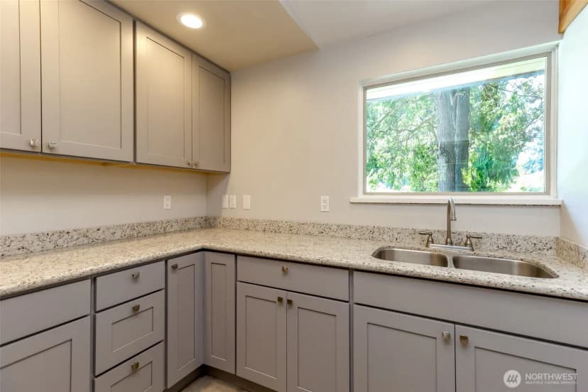 Property photo for 11418 Ne 19th Street, Bellevue photo 22