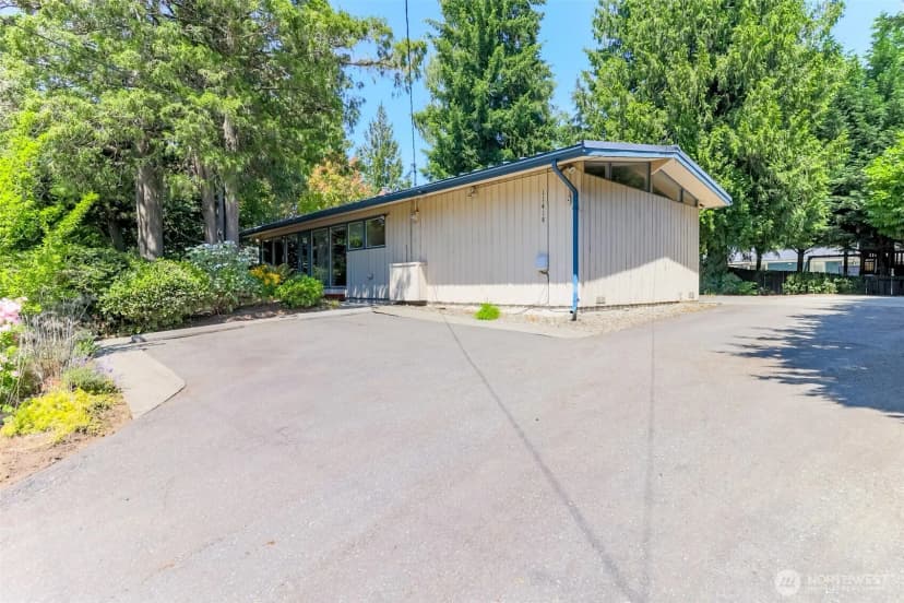 Property photo for 11418 Ne 19th Street, Bellevue