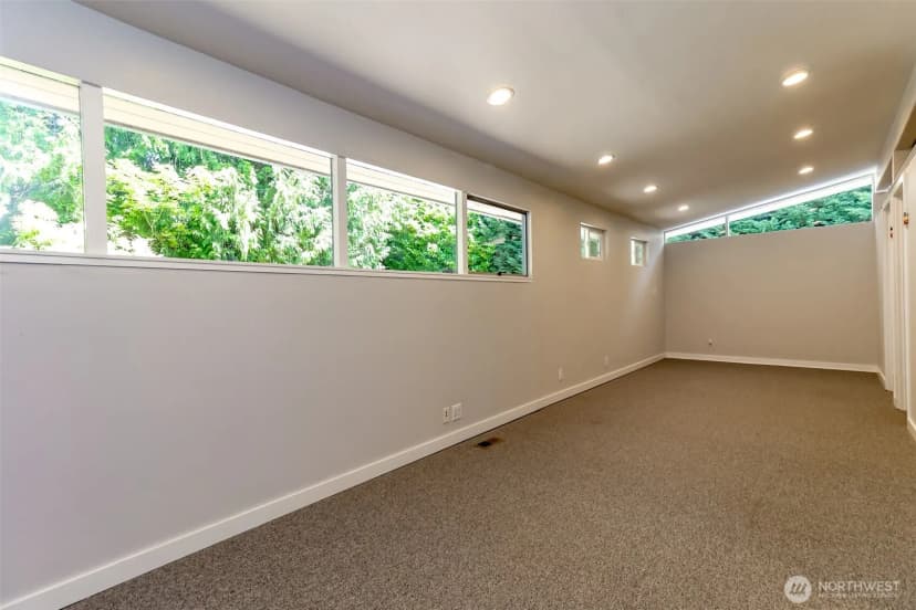 Property photo for 11418 Ne 19th Street, Bellevue photo 16