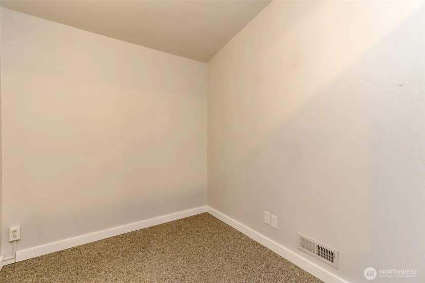 Property photo for 11418 Ne 19th Street, Bellevue photo 19