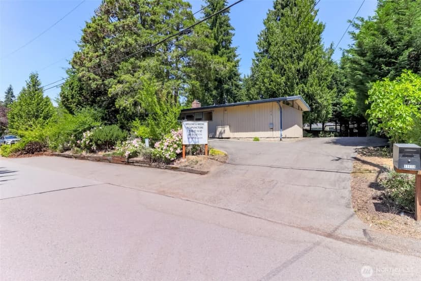 Property photo for 11418 Ne 19th Street, Bellevue photo 25