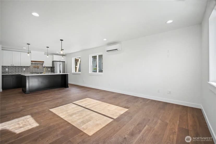 Property photo for 5610 Rockefeller Avenue #2, Everett photo 3