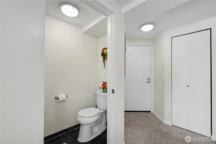 Property photo for 425 Vine Street #701, Seattle photo 7