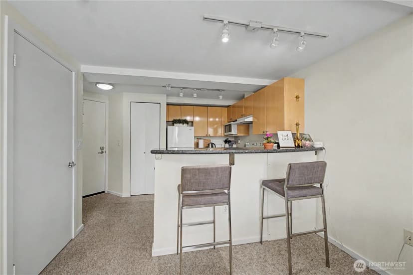 Property photo for 425 Vine Street #701, Seattle photo 6