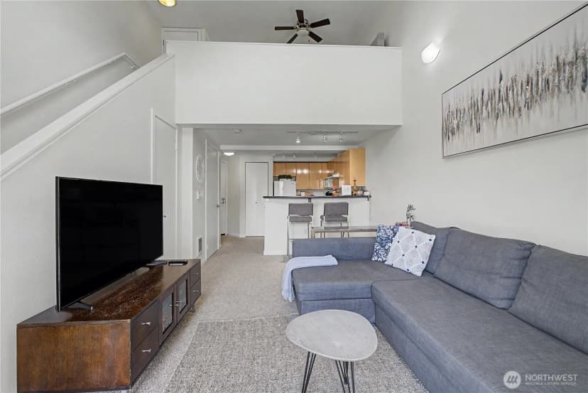 Property photo for 425 Vine Street #701, Seattle photo 8