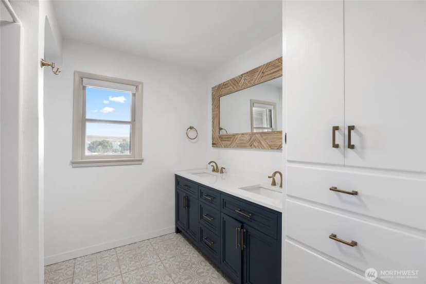 Property photo for 206 E 4th Street, Lind photo 12