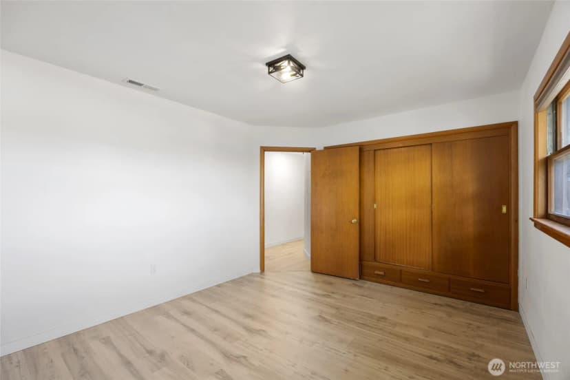 Property photo for 206 E 4th Street, Lind photo 17