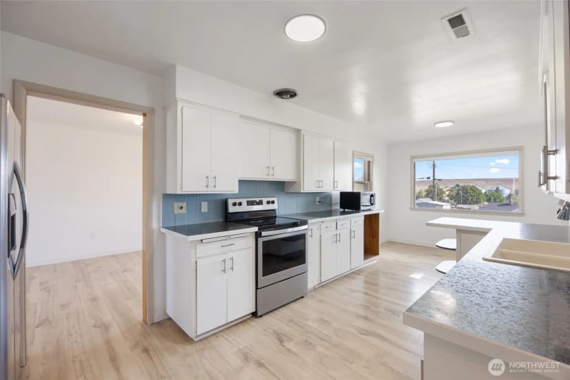 Property photo for 206 E 4th Street, Lind photo 10