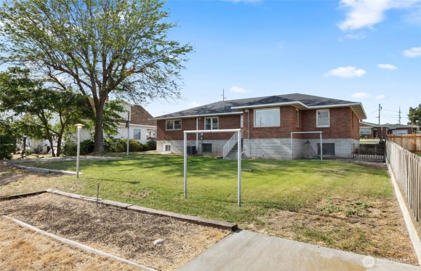 Property photo for 206 E 4th Street, Lind photo 32