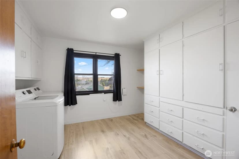 Property photo for 206 E 4th Street, Lind photo 19