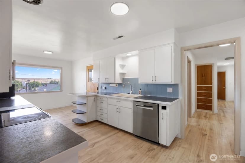 Property photo for 206 E 4th Street, Lind photo 9