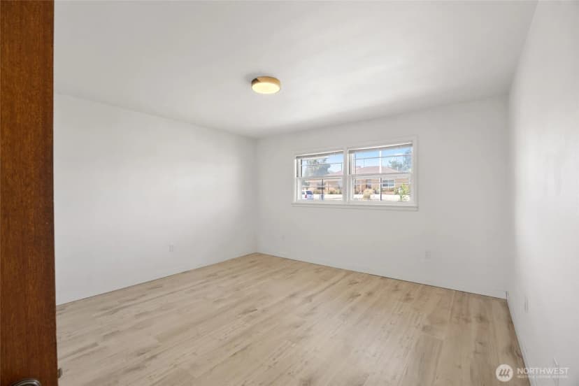 Property photo for 206 E 4th Street, Lind photo 14